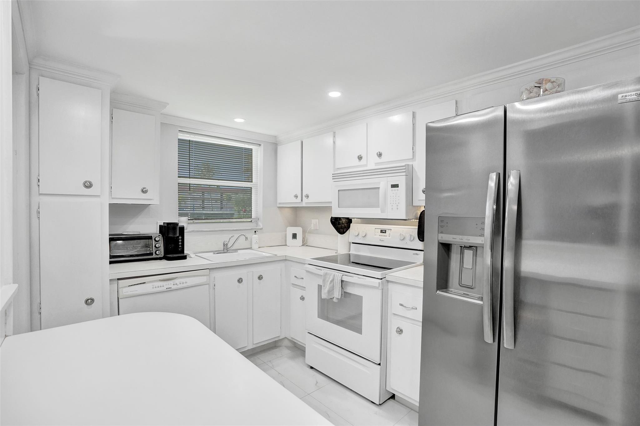 HAMPTON GARDENS - Residential