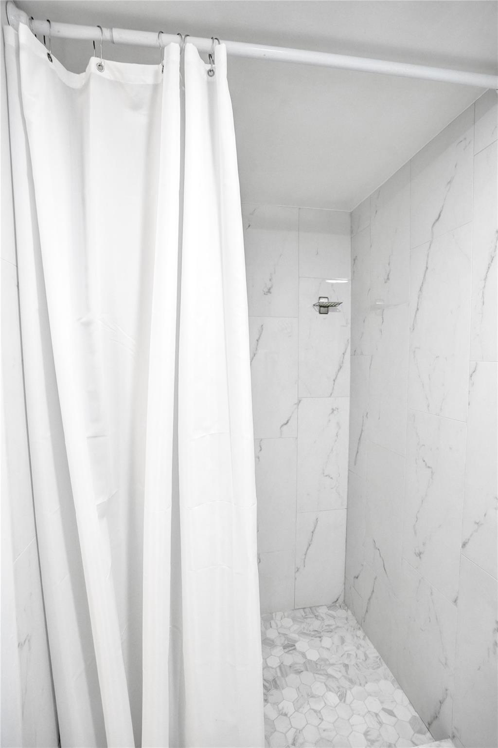 HAMPTON GARDENS - Residential