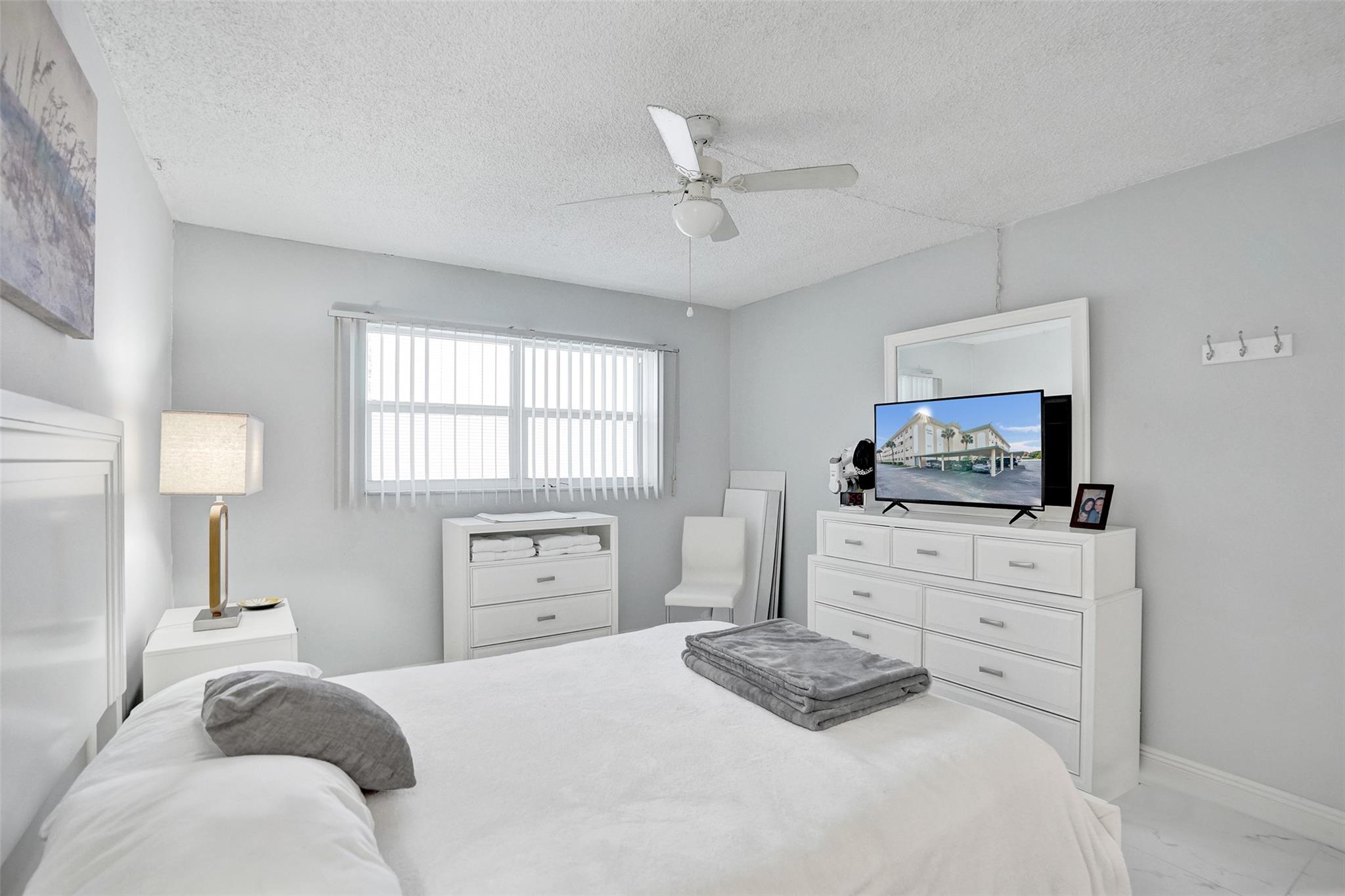 HAMPTON GARDENS - Residential