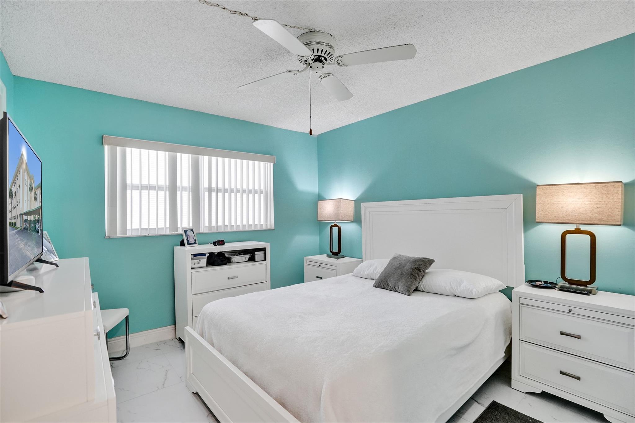 HAMPTON GARDENS - Residential