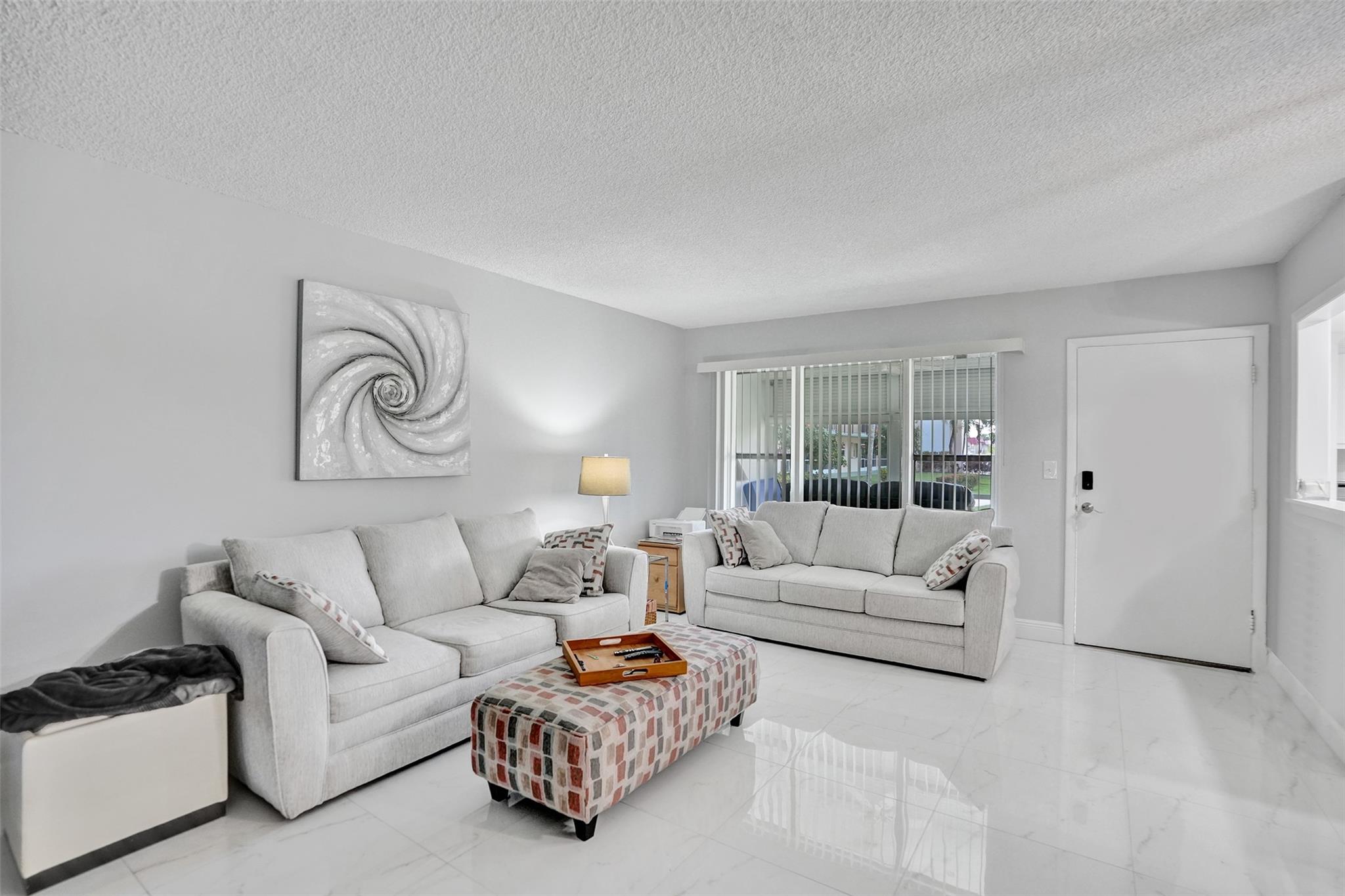 HAMPTON GARDENS - Residential