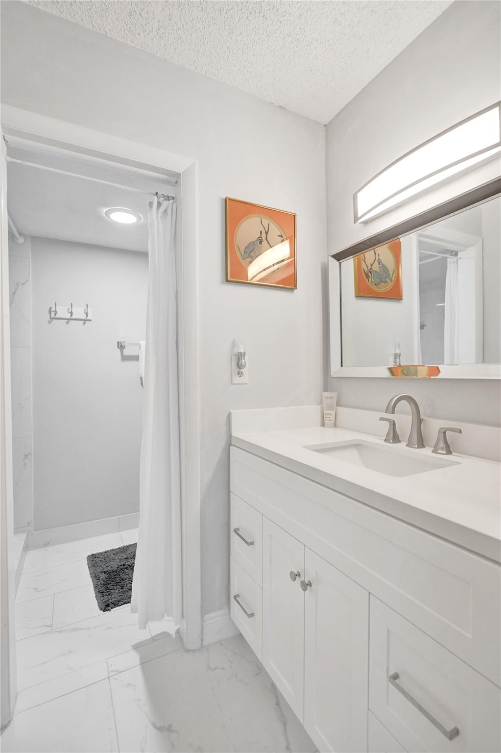 HAMPTON GARDENS - Residential