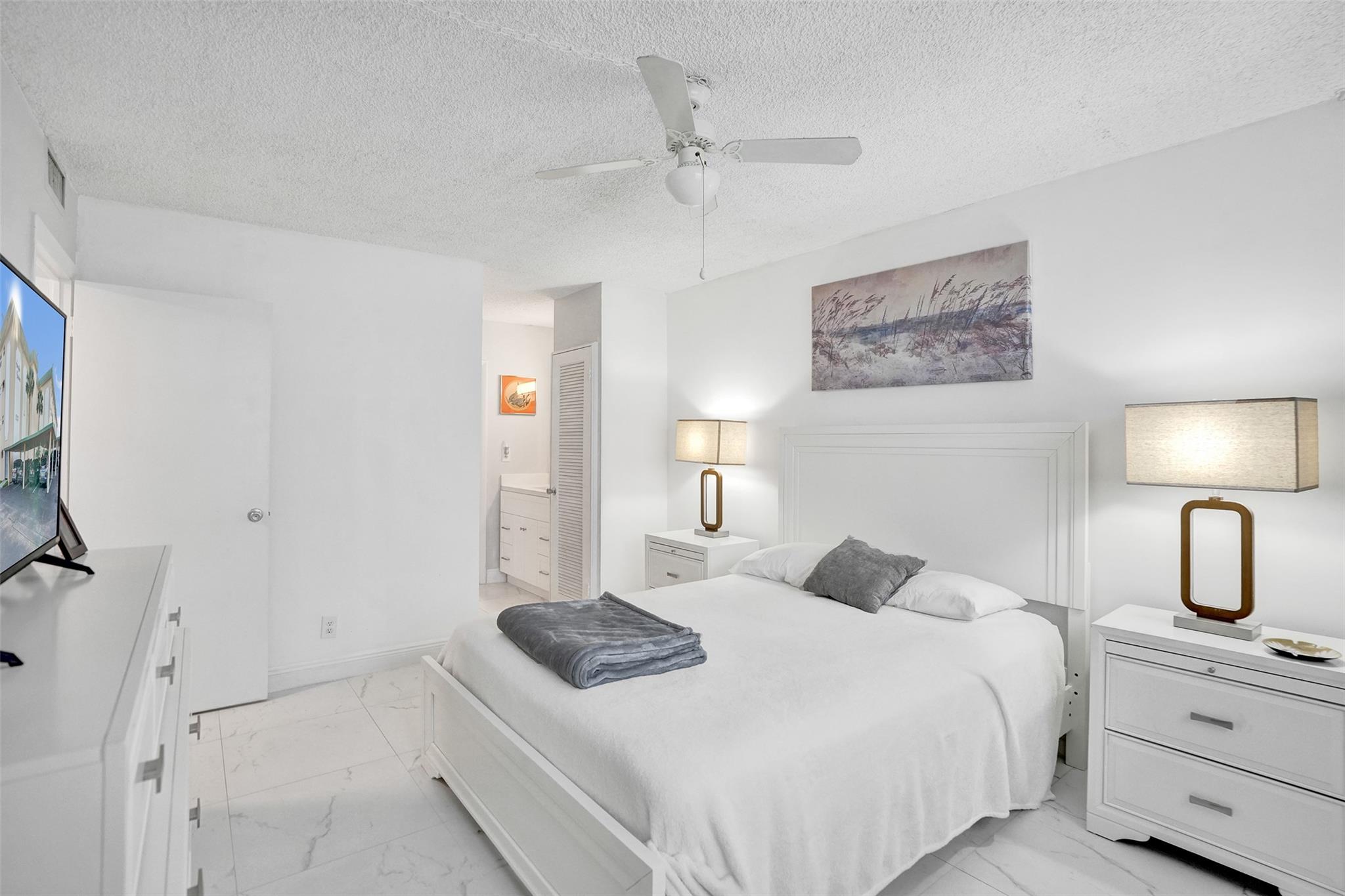 HAMPTON GARDENS - Residential