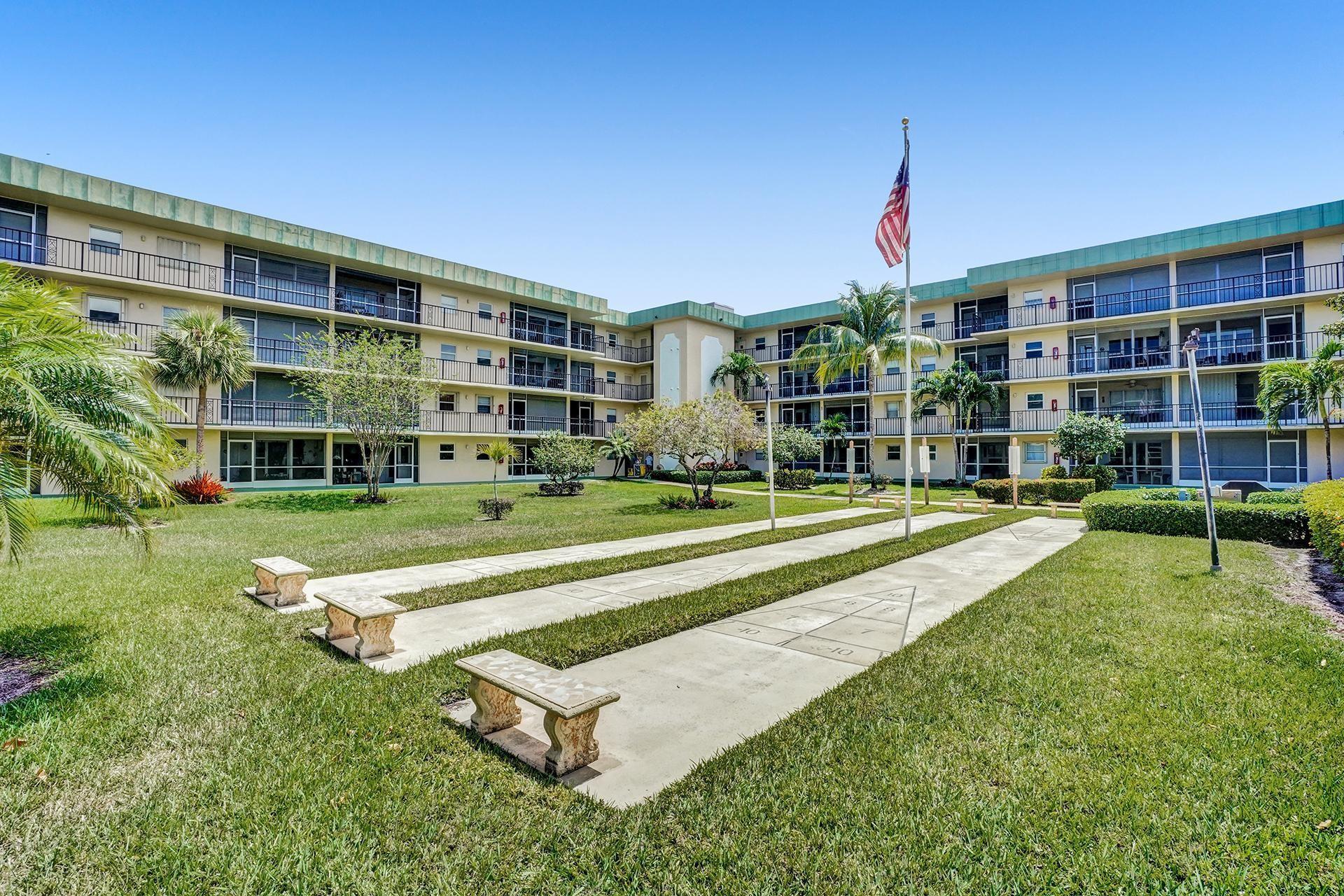 HAMPTON GARDENS - Residential