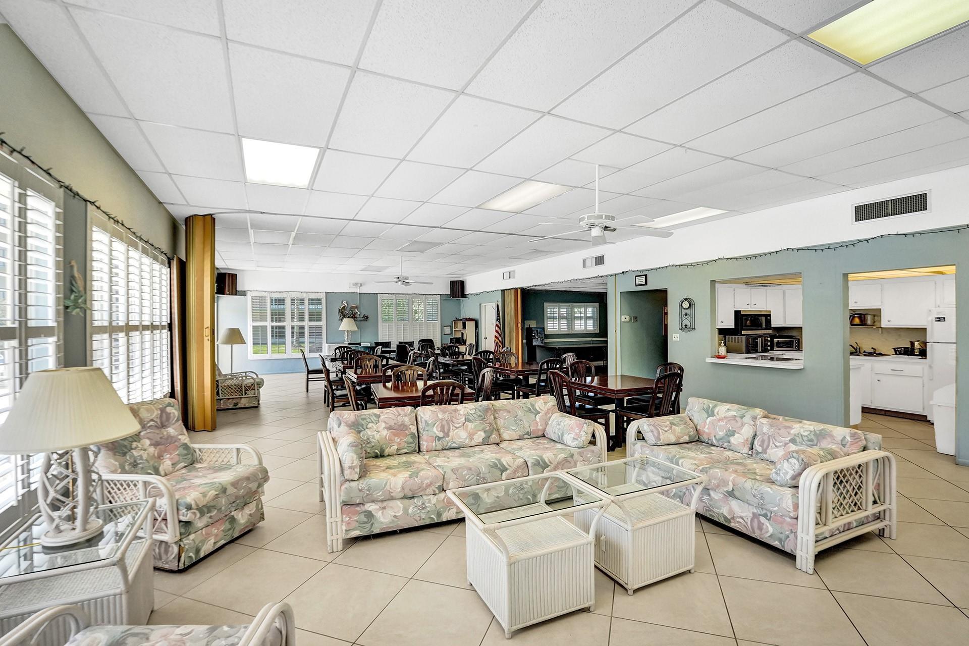 HAMPTON GARDENS - Residential