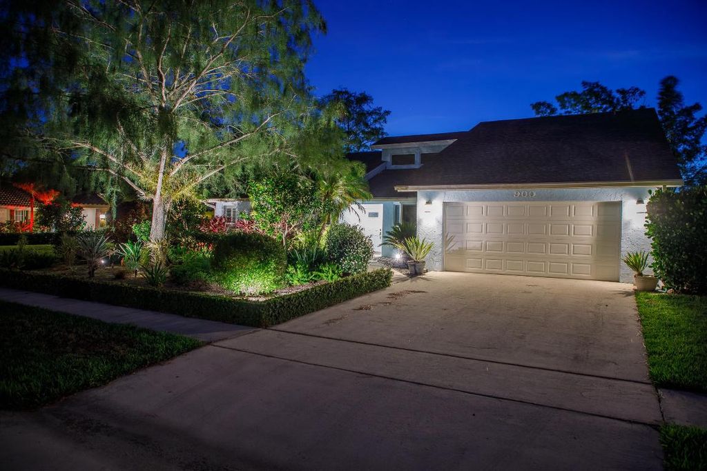 Photo of 900 Cosmos Court, Wellington, FL 33414 (MLS # R11102862)