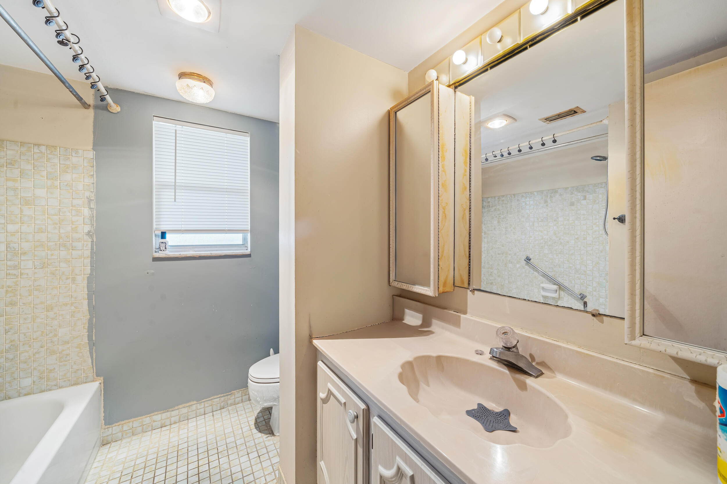 POINCIANA PLACE CONDO 1,2,8 AND 9 - Residential