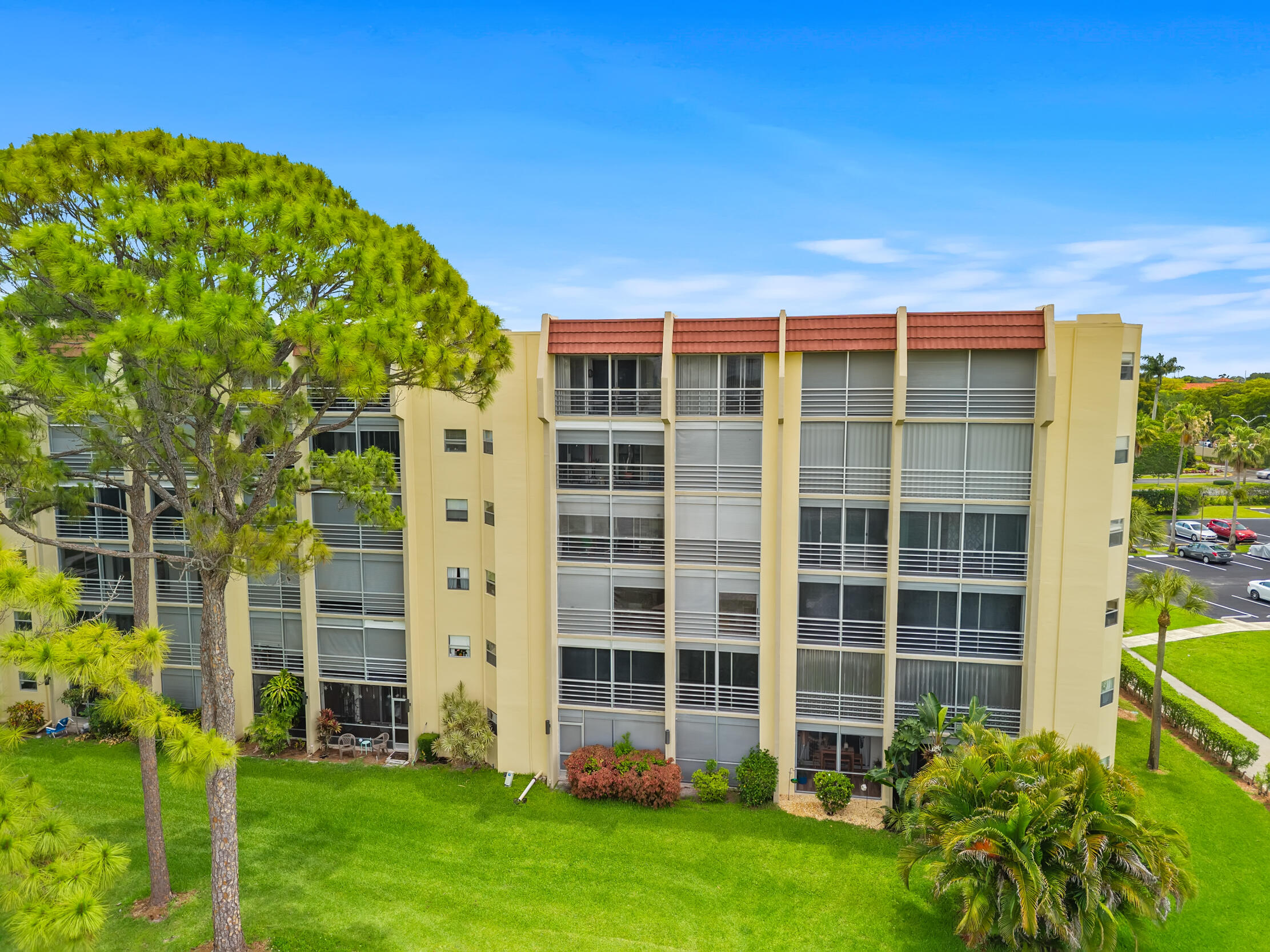 POINCIANA PLACE CONDO 1,2,8 AND 9 - Residential