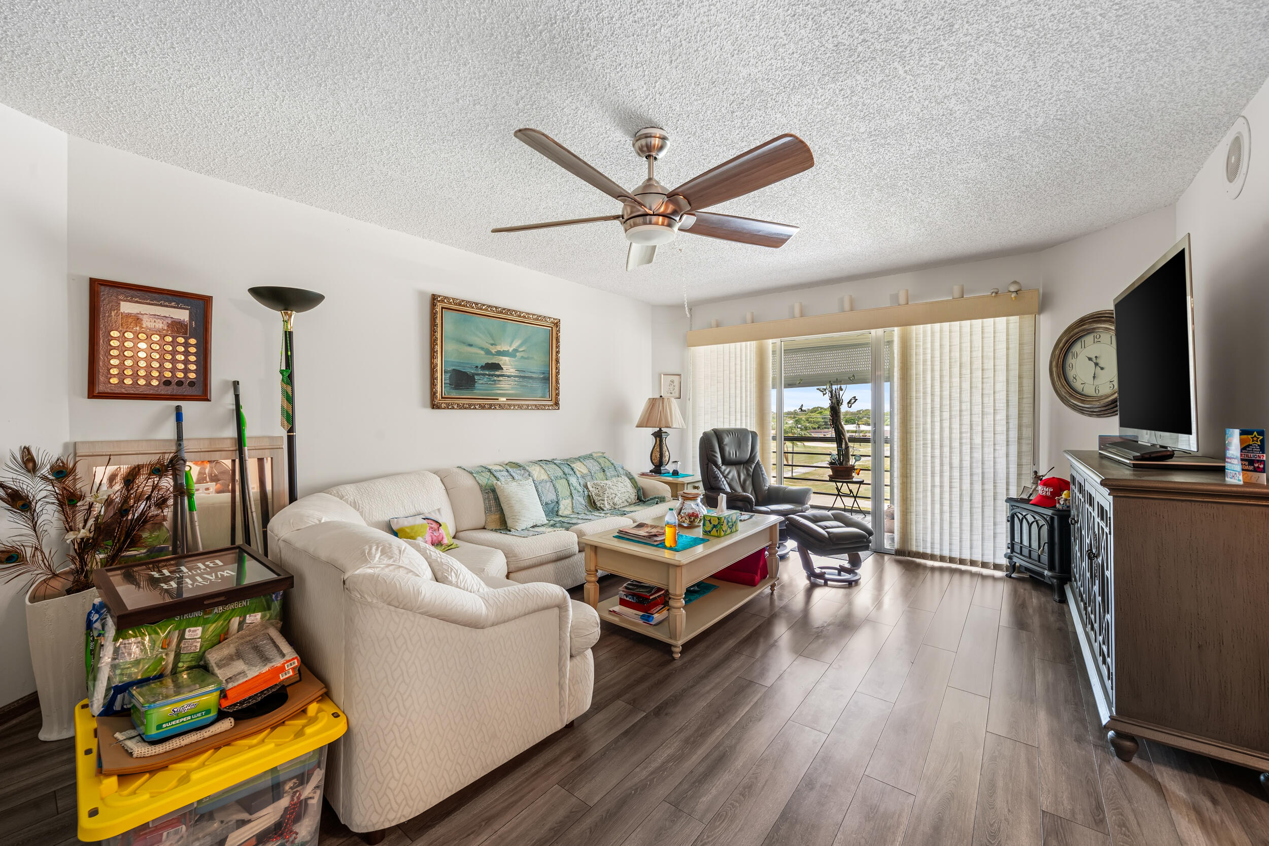 3755 Via Poinciana