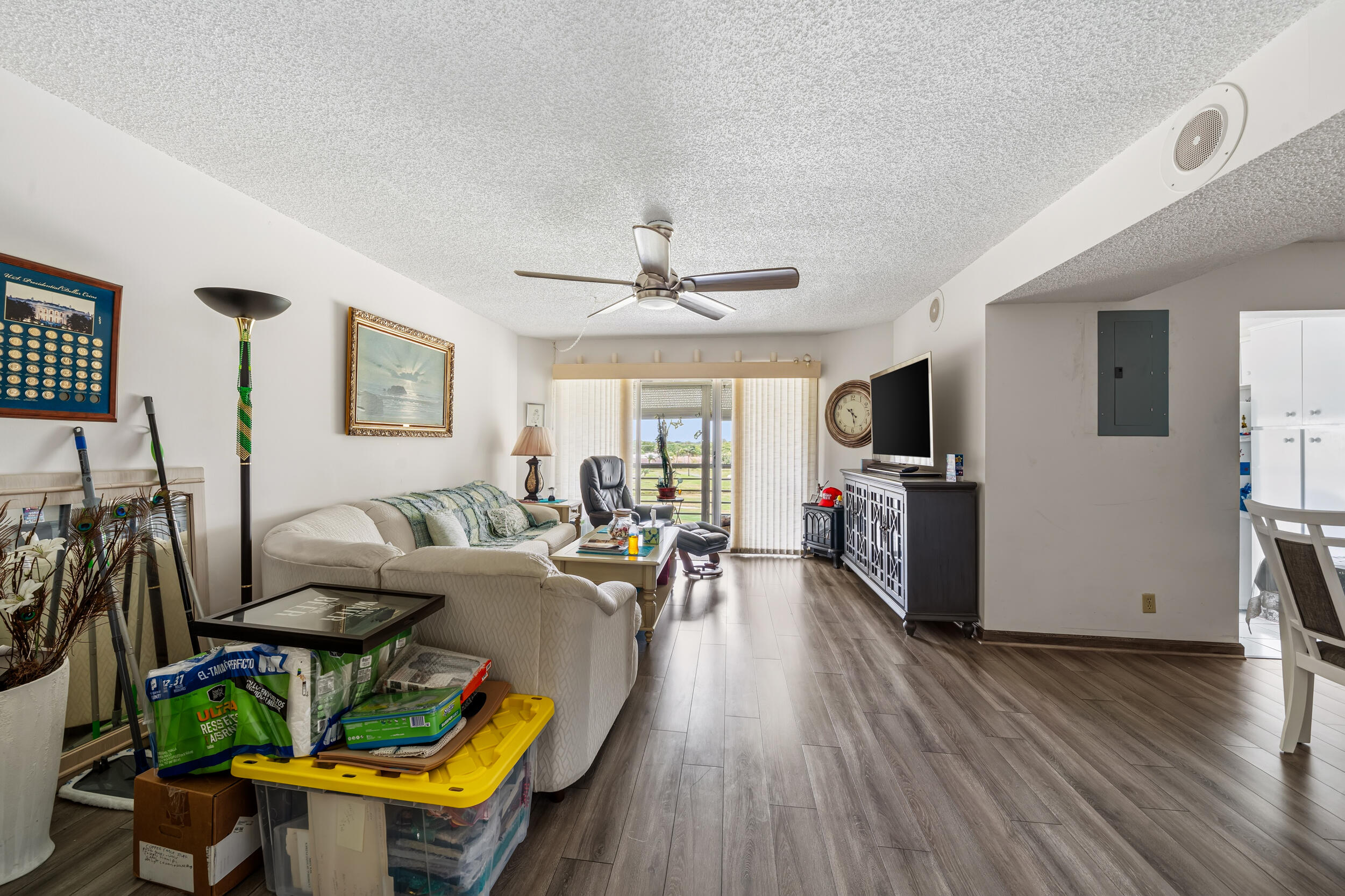 3755 Via Poinciana