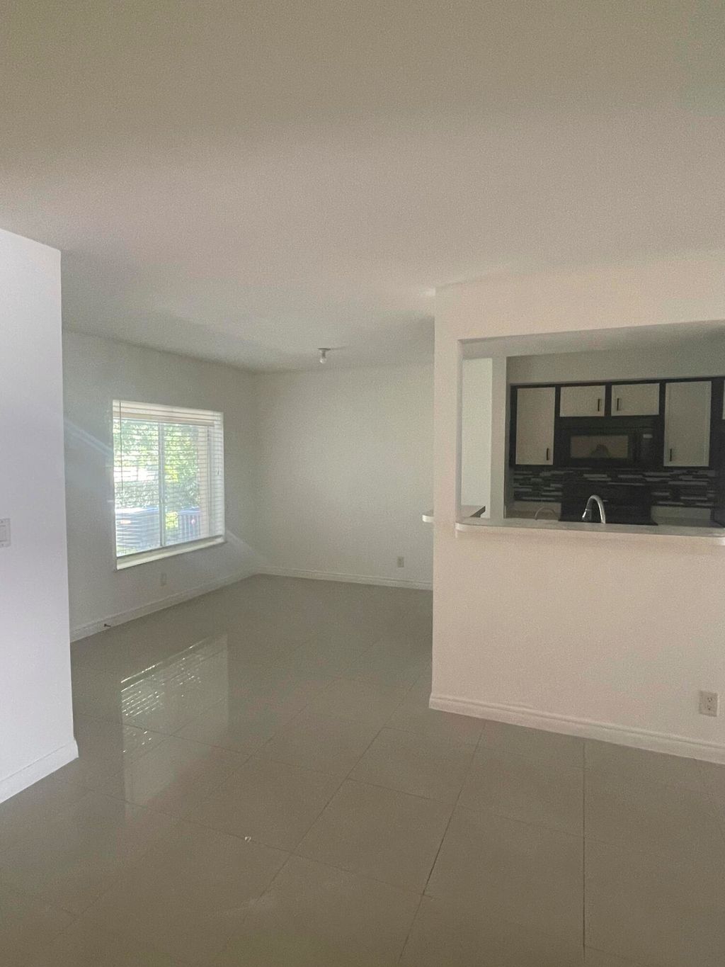 Photo of 815 W Boynton Beach Boulevard #Bdlg15- 103, Boynton Beach, FL 33426 (MLS # R11081530)