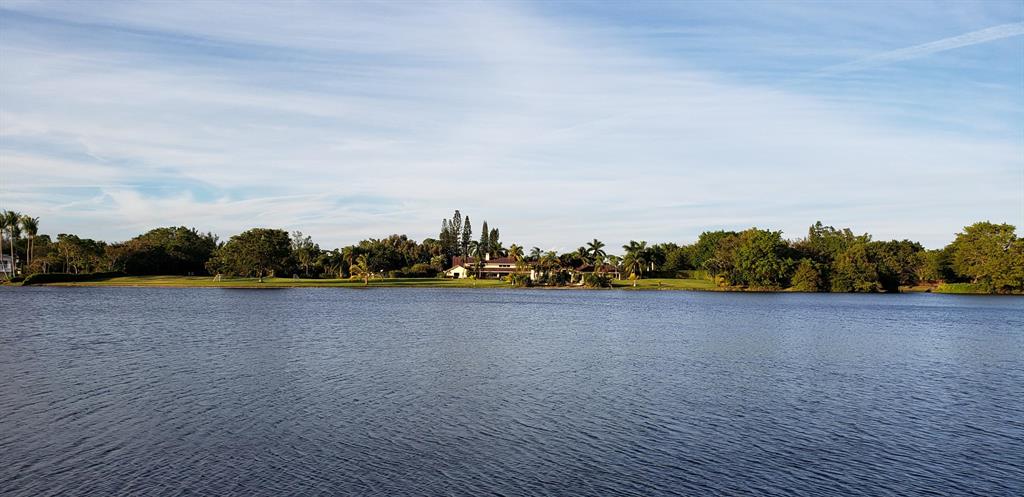 Le Lac - Residential