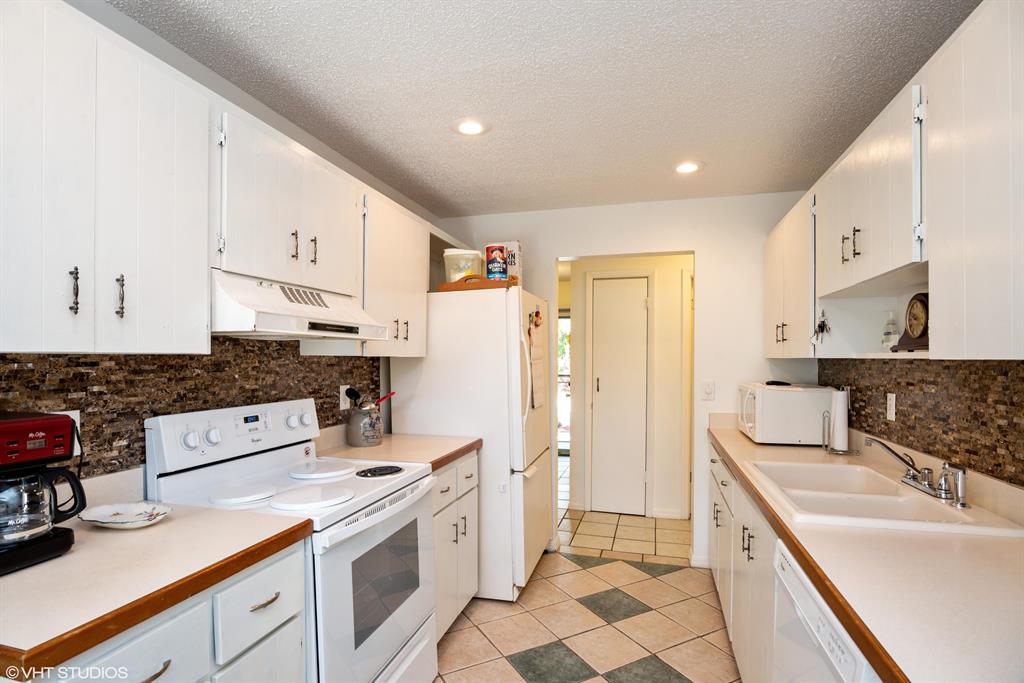 VERO BEACH HIGHLANDS SUB UNIT 4 - Residential