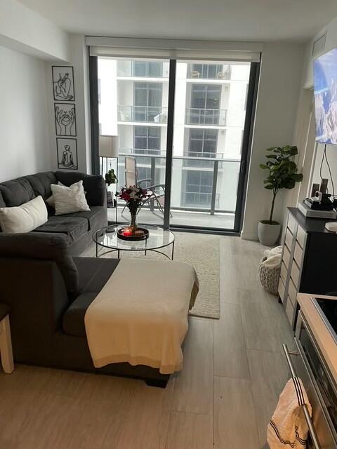 55 SW 9th Street 3209