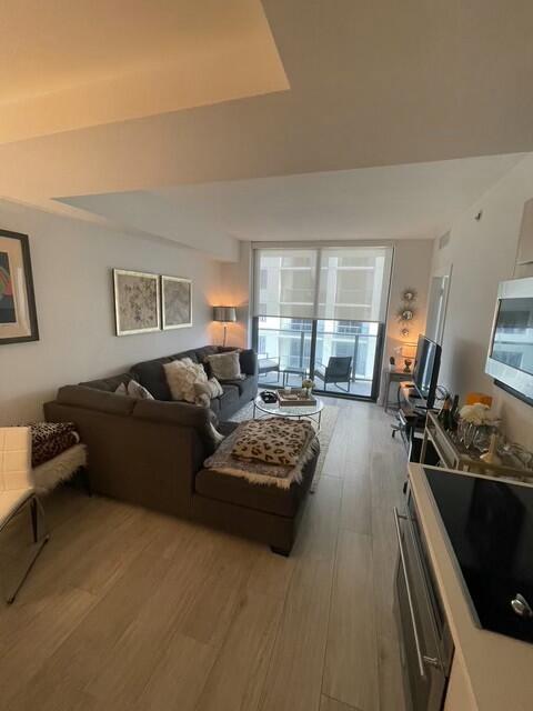 55 SW 9th Street 3209