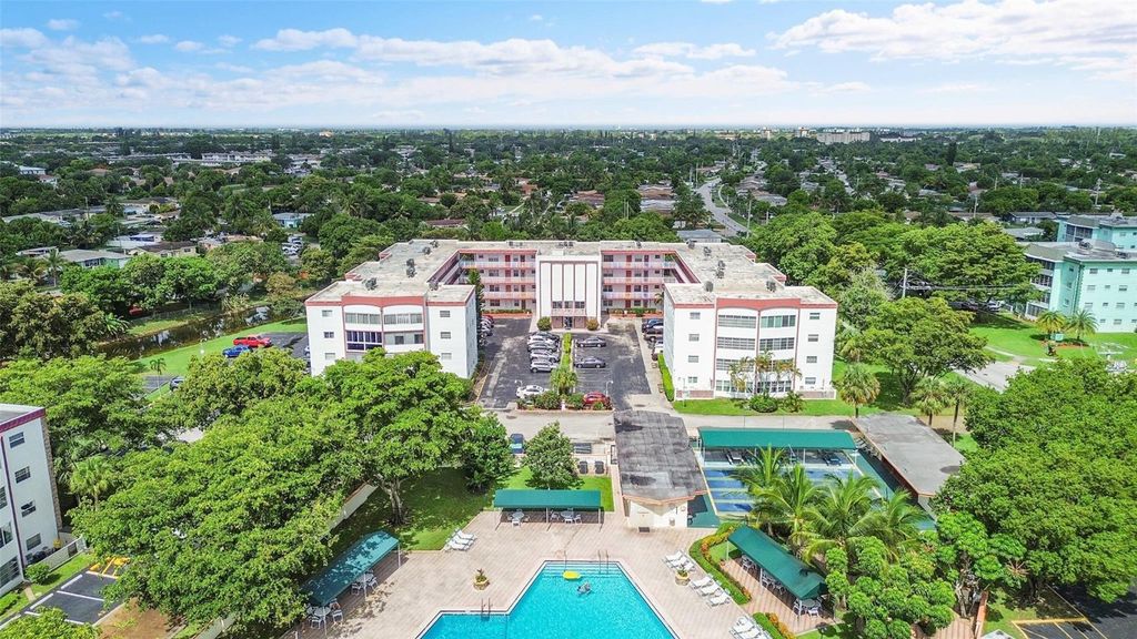 Photo of 4000 NW 44th Avenue #401, Lauderdale Lakes, FL 33319 (MLS # F10515702)