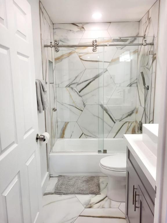 SUGAR POND MANOR OF WELLI - Residential Lease