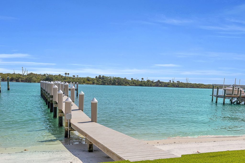 Photo of 18119 SE Federal Highway, Jupiter, FL 33469 (MLS # R11130317)