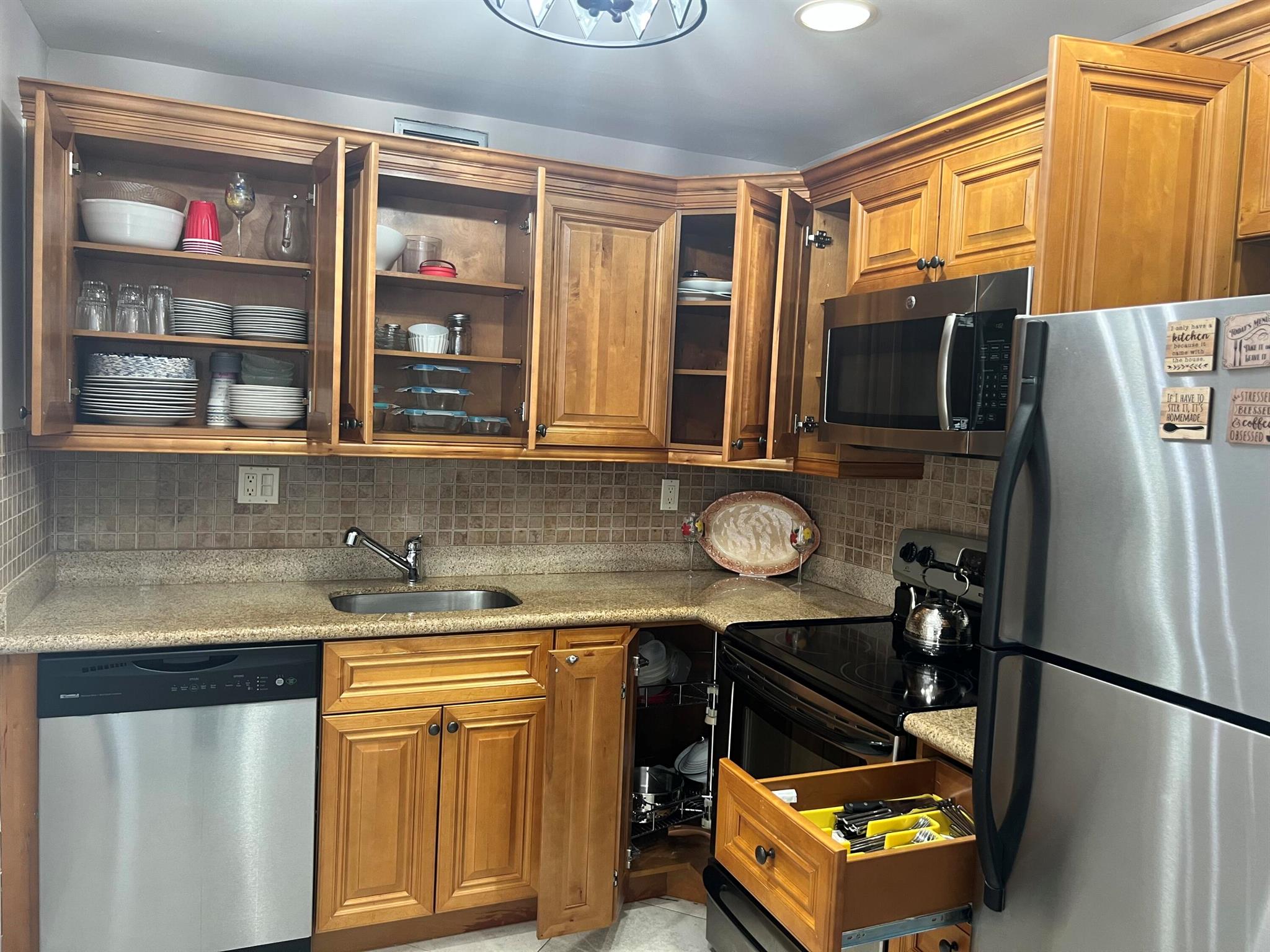 KINGS POINT FLANDERS COND - Residential