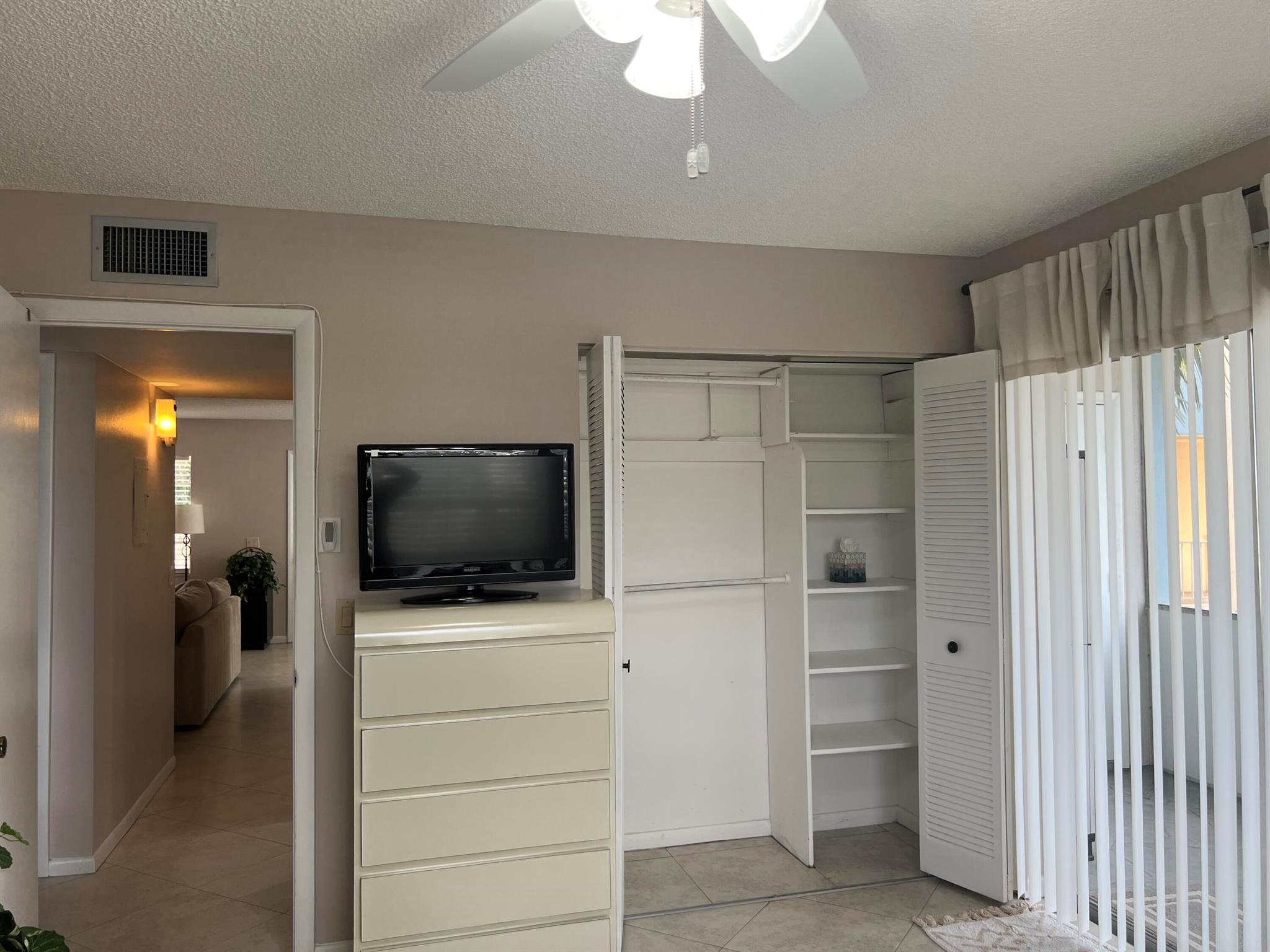 KINGS POINT FLANDERS COND - Residential