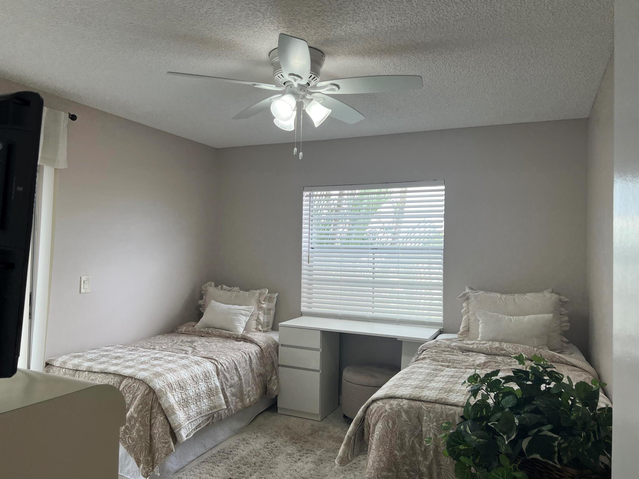 KINGS POINT FLANDERS COND - Residential