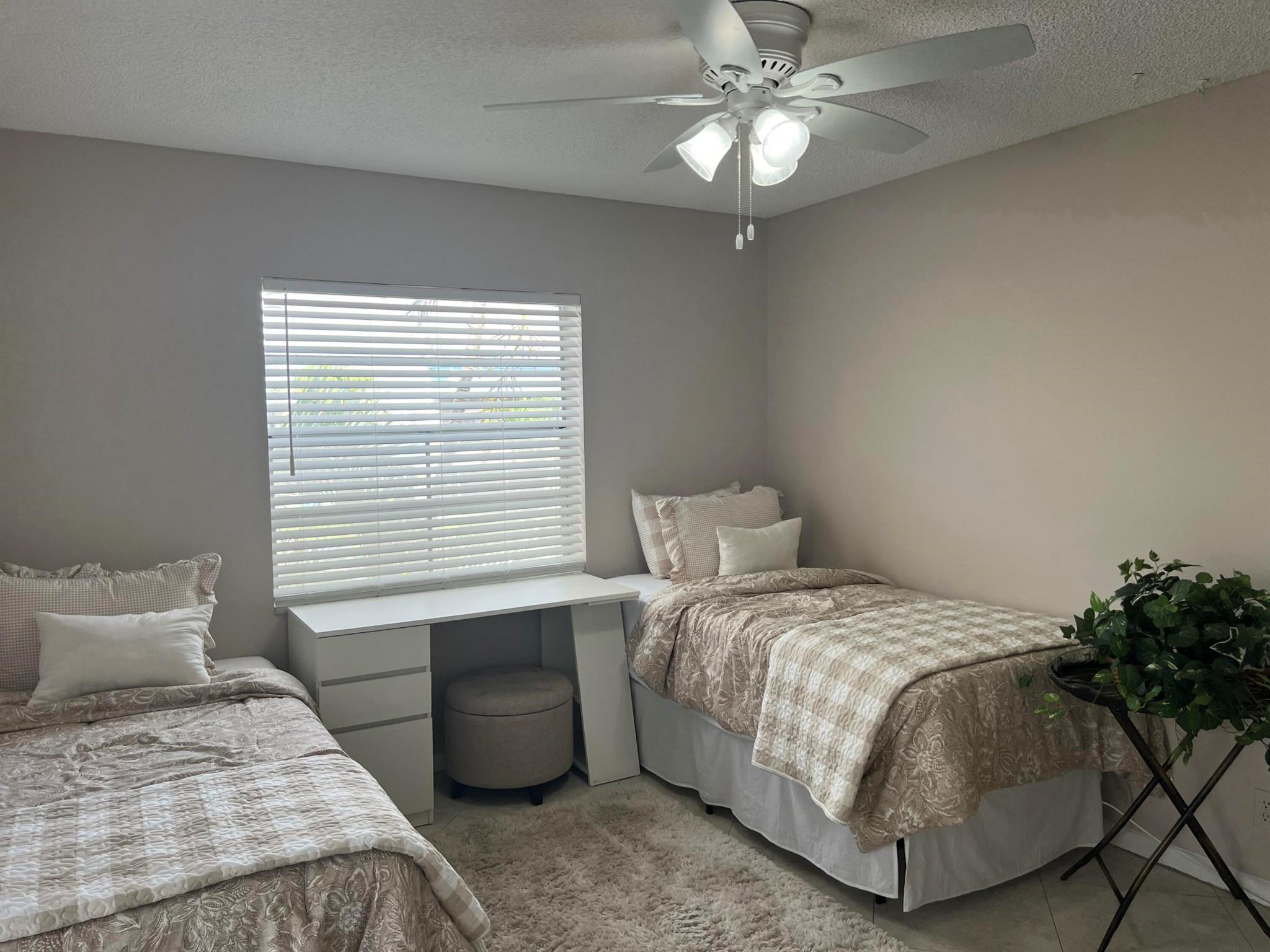 KINGS POINT FLANDERS COND - Residential