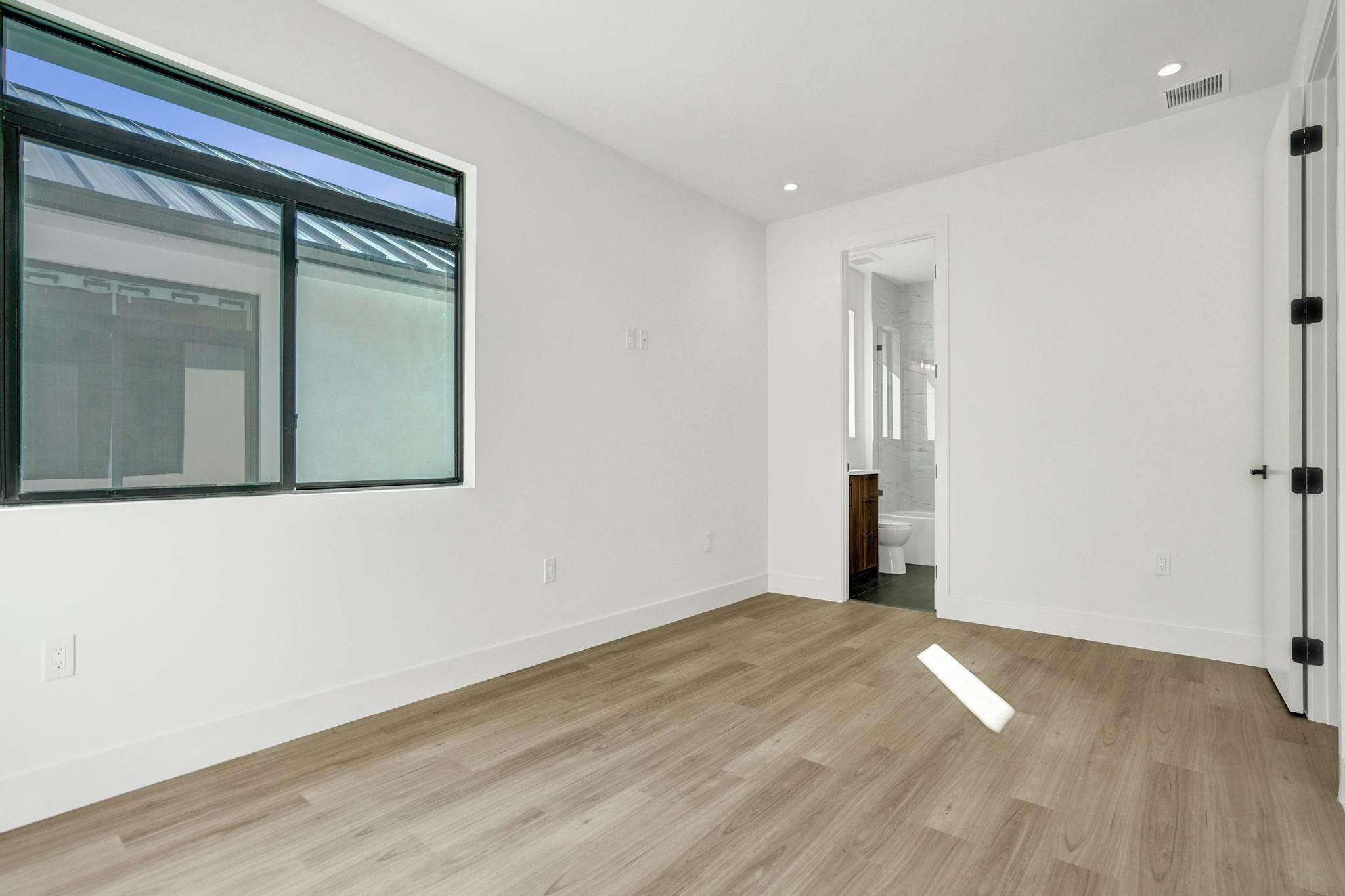 MRS ELVA A TRUAX - Residential Lease