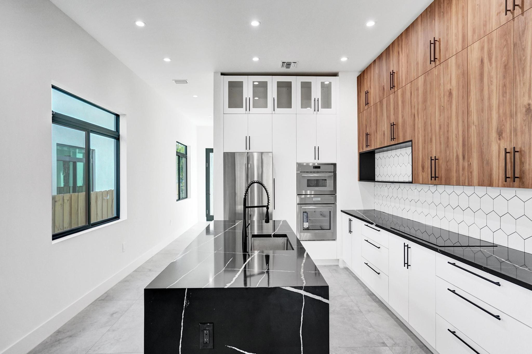 MRS ELVA A TRUAX - Residential Lease