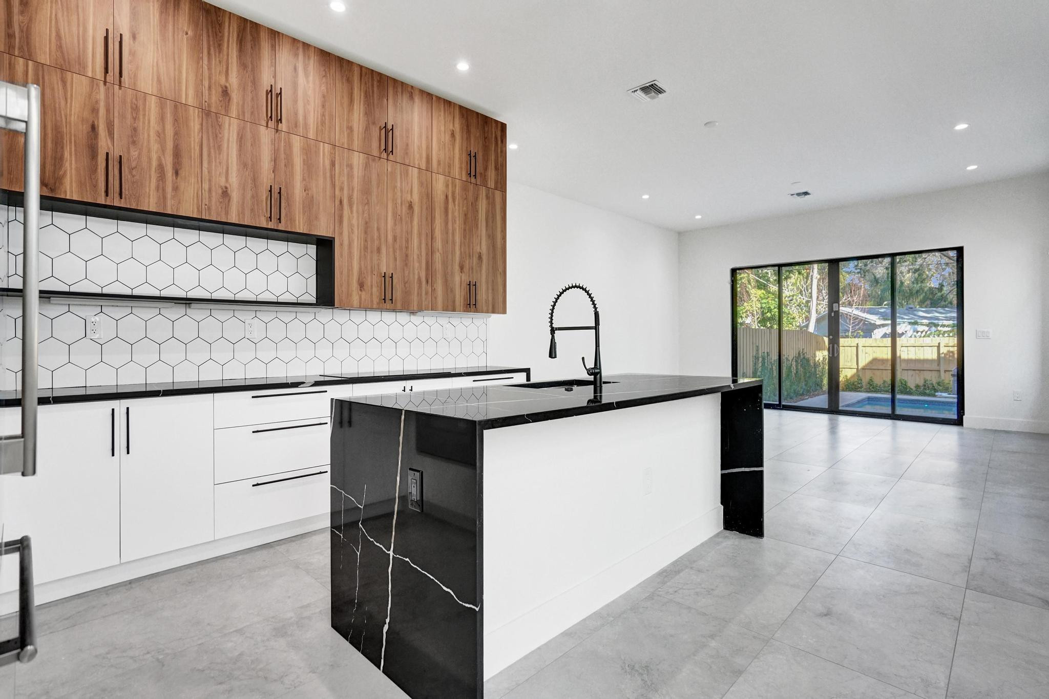 MRS ELVA A TRUAX - Residential Lease