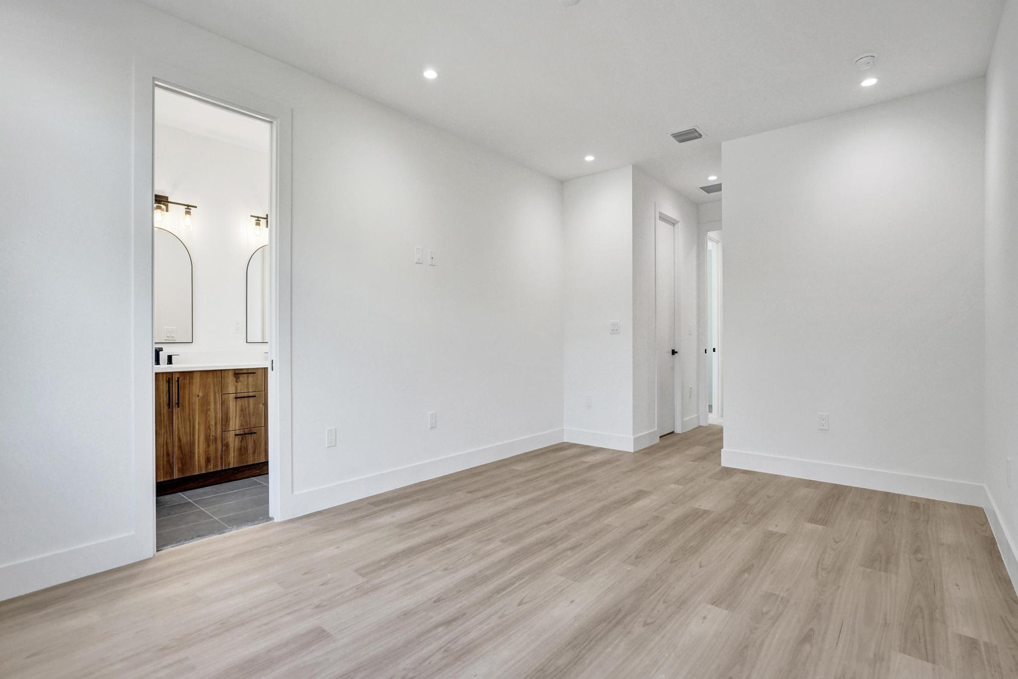 MRS ELVA A TRUAX - Residential Lease