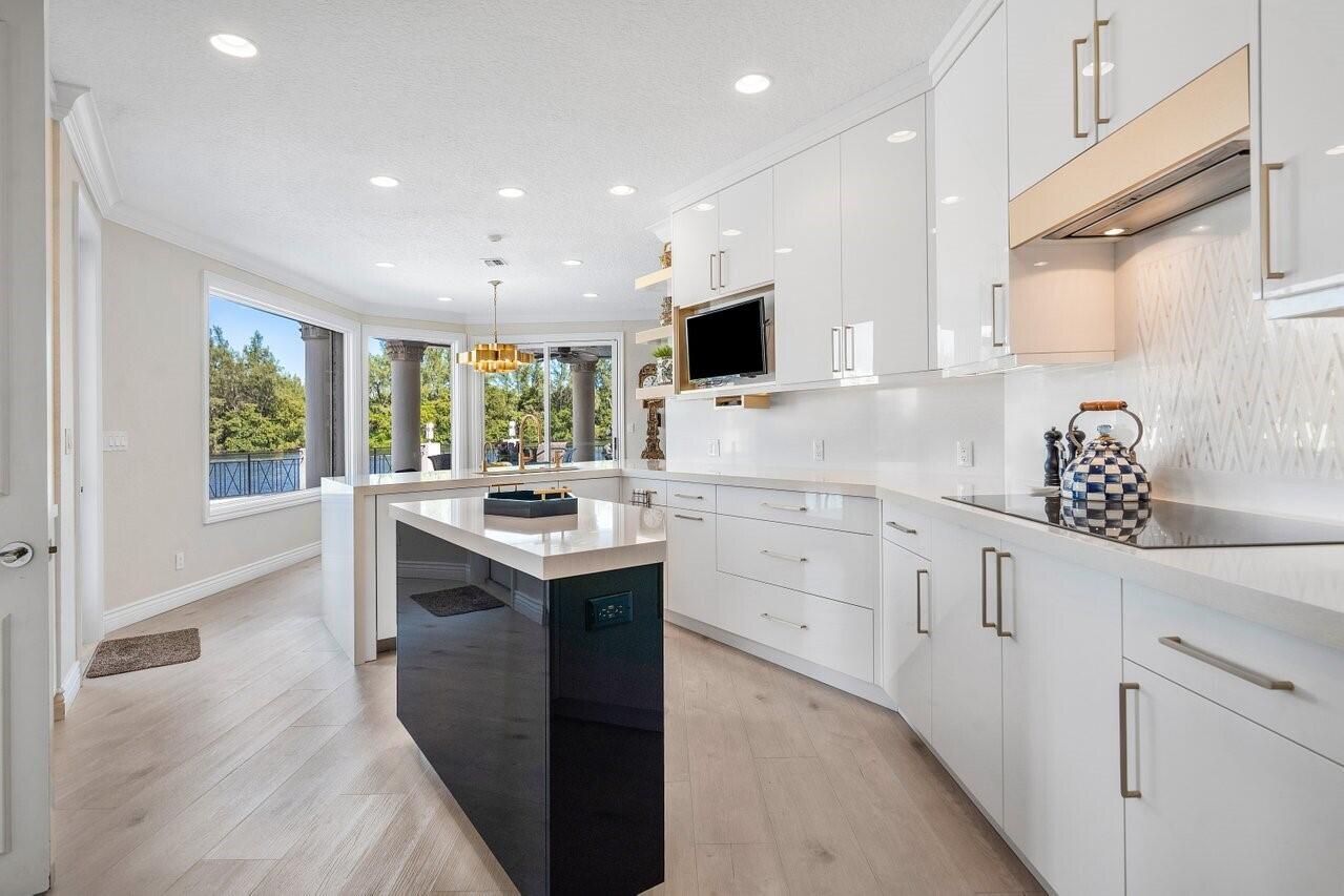 LAKE ROGERS ISLE UNIT C - Residential