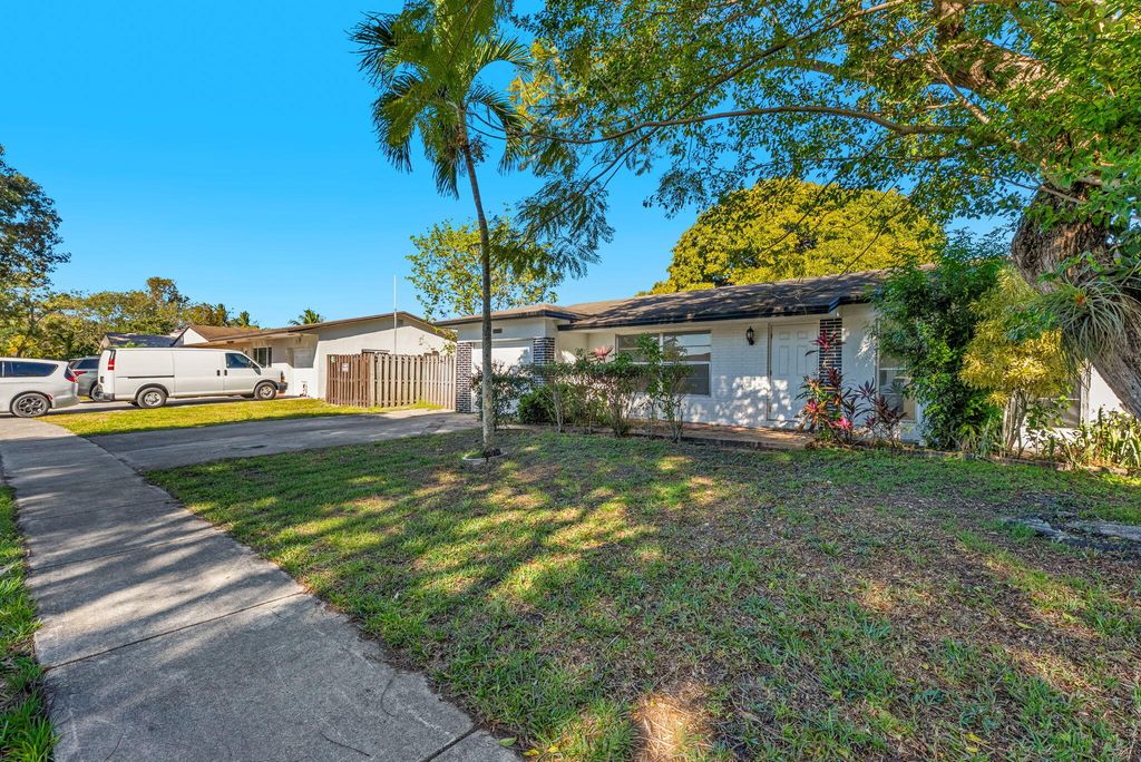 Photo of 10213 SW 51st St, Cooper City, FL 33328 (MLS # R11157907)