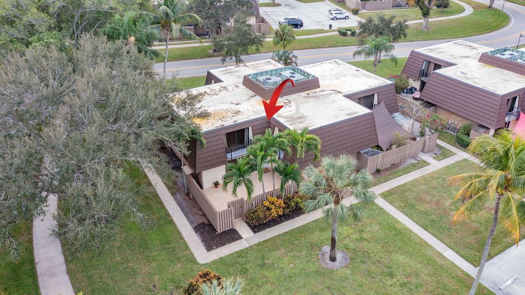 Photo of 1519 15th Court, Palm Beach Gardens, FL 33410 (MLS # R10941093)