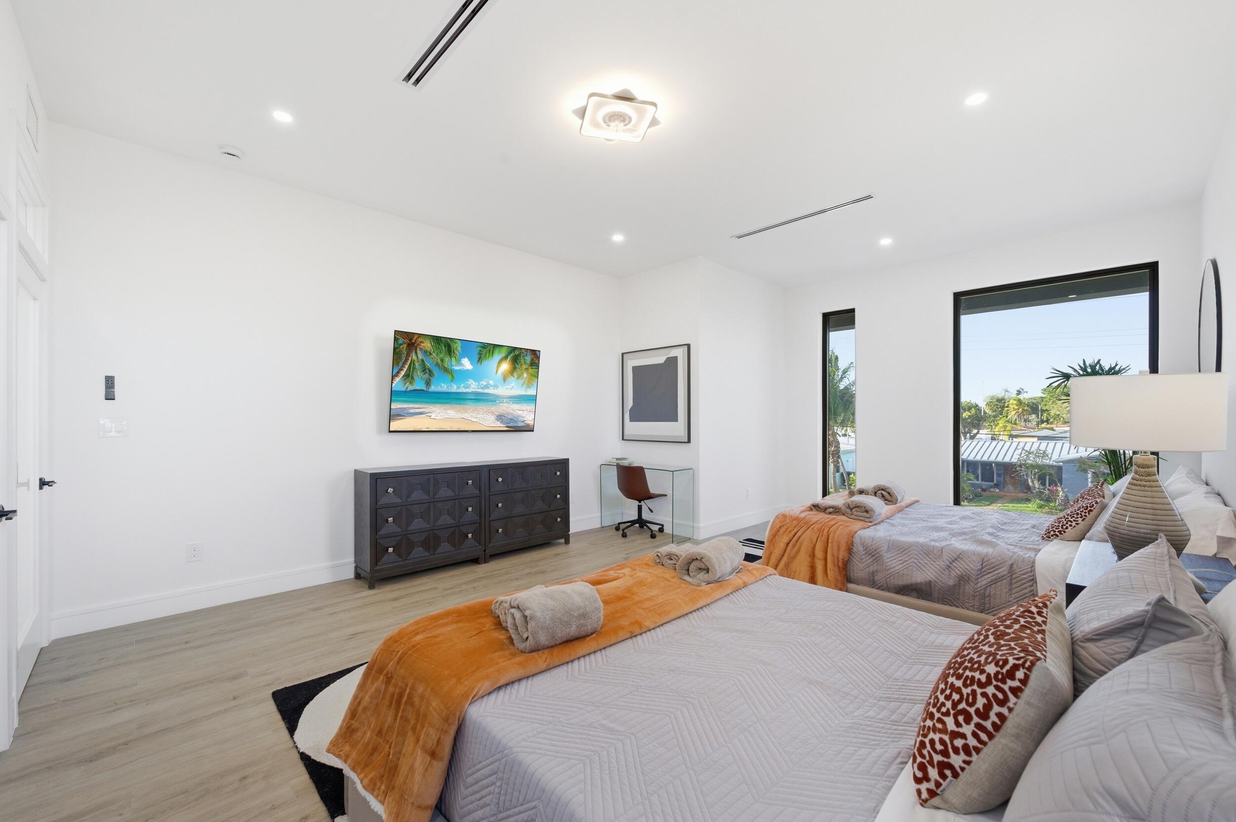 SOUTH NEW RIVER ISLES SEC - Residential