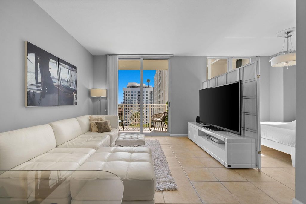 Photo of 511 SE 5th Avenue #1218, Fort Lauderdale, FL 33301 (MLS # F10517623)