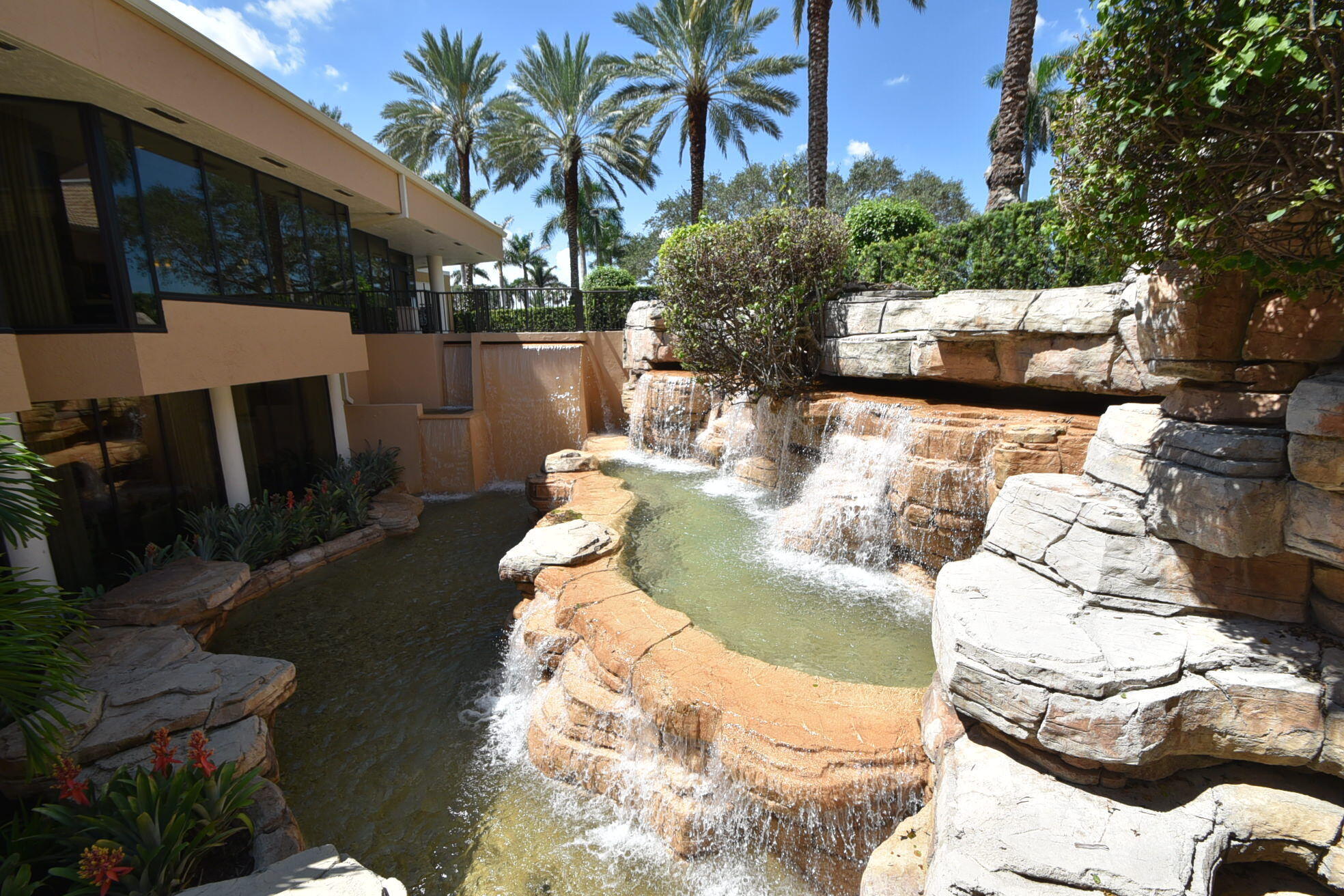 GLENEAGLES CONDO I - Residential