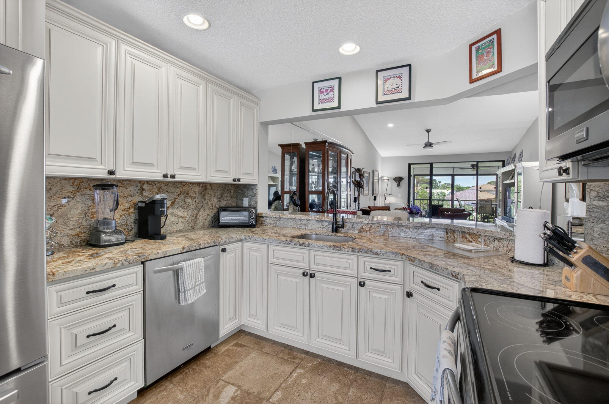 GLENEAGLES CONDO I - Residential