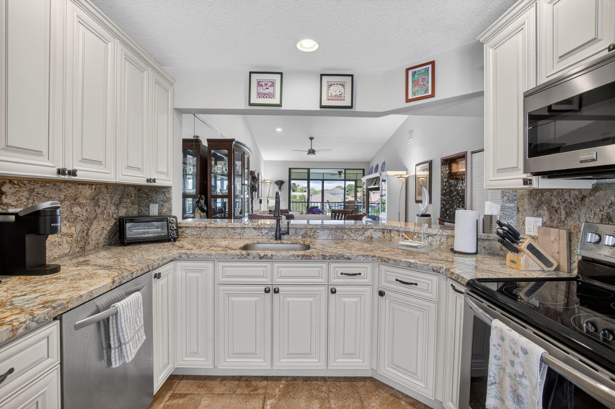 GLENEAGLES CONDO I - Residential