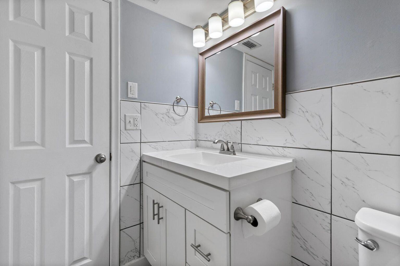 CORAL PINE CONDO 1 - Residential Lease