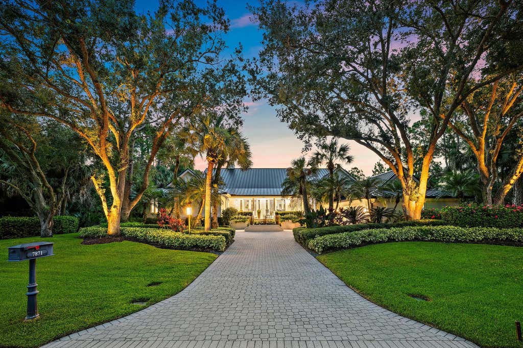 Photo of 7881 Old Marsh Road, Palm Beach Gardens, FL 33418 (MLS # B26061385)