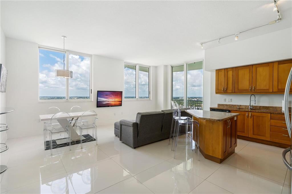 DUO CONDOMINIUM WEST - Residential Lease