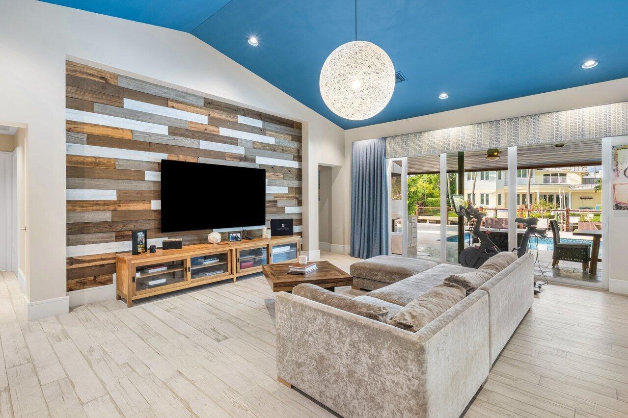 TROPIC ISLE 2ND SEC - Residential