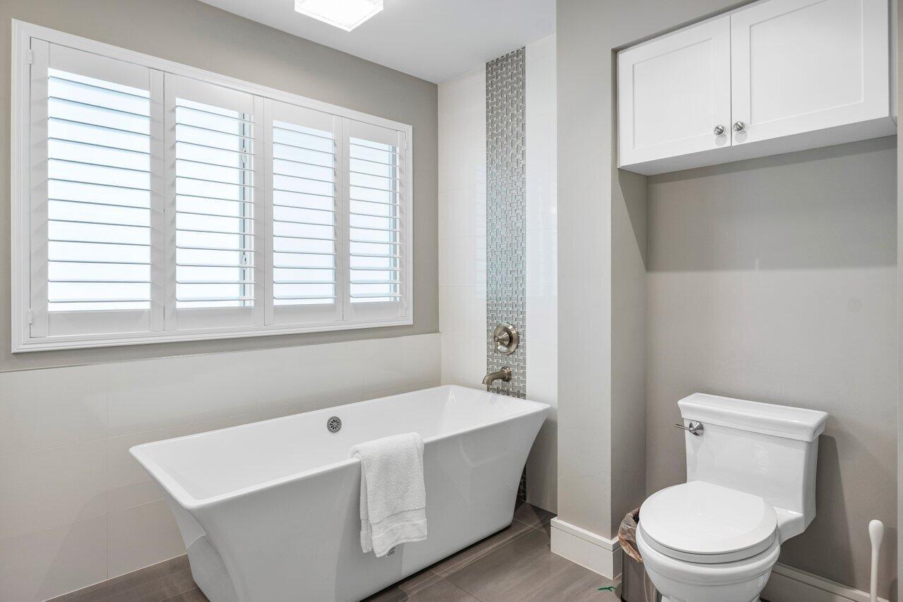 TROPIC ISLE 2ND SEC - Residential