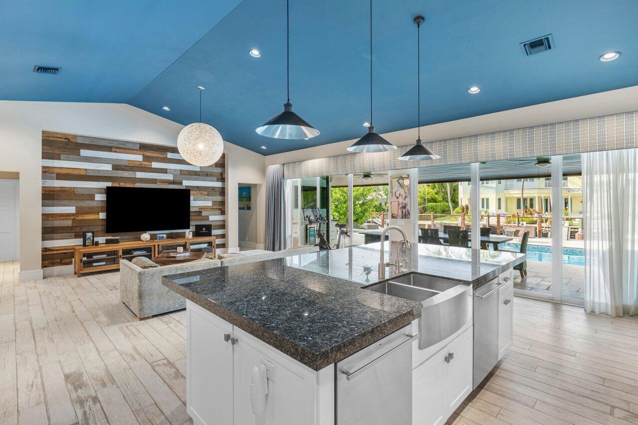 TROPIC ISLE 2ND SEC - Residential