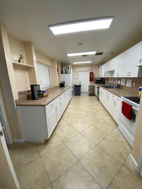 VILLAGES OF ORIOLE ABBEY CONDO - Residential