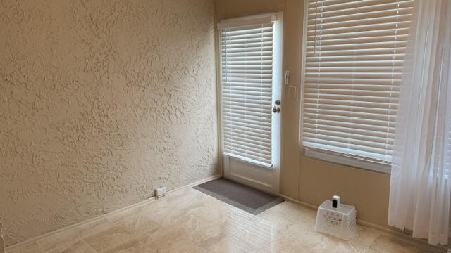 VILLAGES OF ORIOLE ABBEY CONDO - Residential