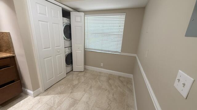 VILLAGES OF ORIOLE ABBEY CONDO - Residential