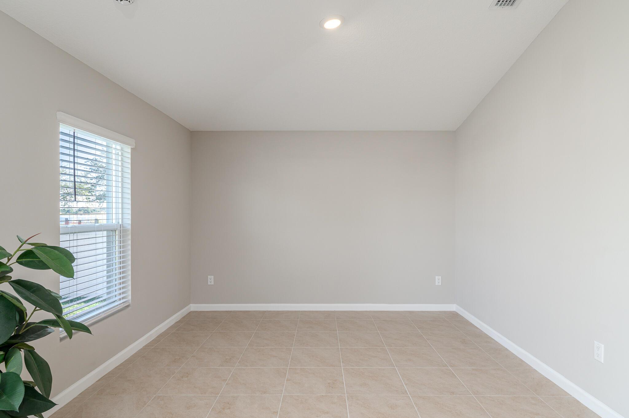 PORT ST LUCIE SECTION 7 - Residential Lease