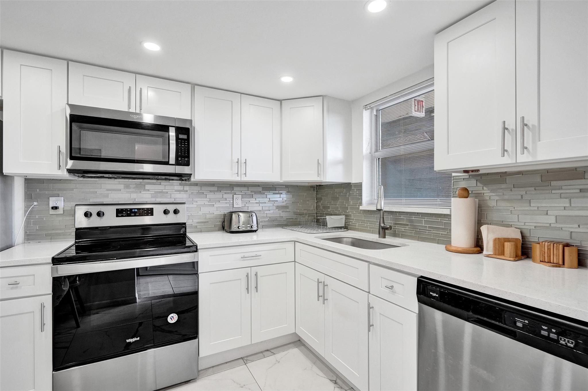 5900 NW 44th St 414