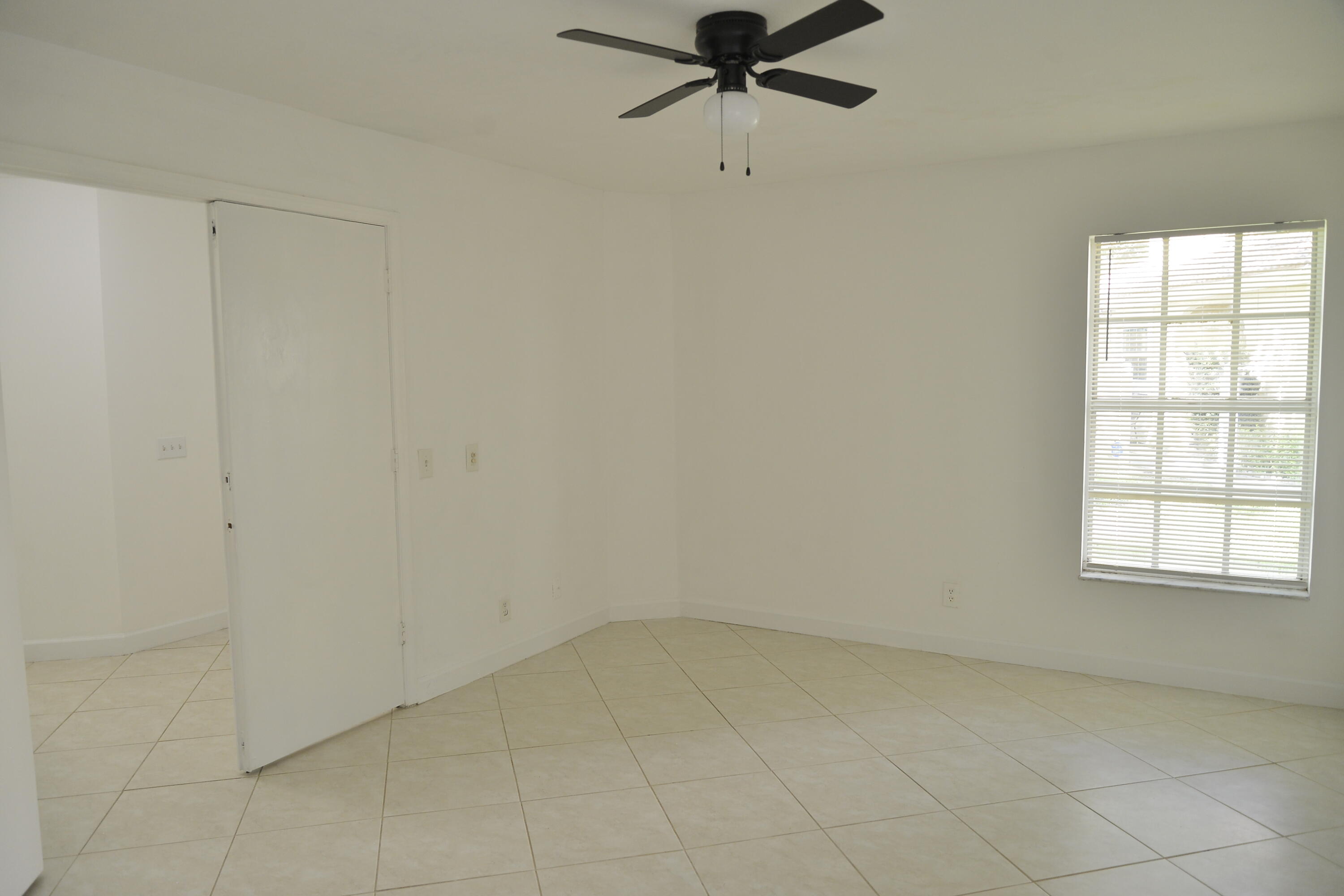 LAKES OF DEER CREEK - Residential Lease